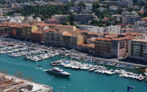 Comment s'inspirer des traditions locales pour un mariage authentique à Nice ?