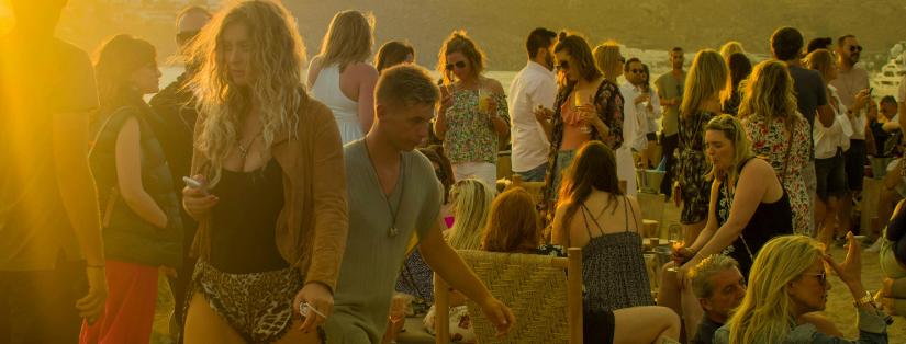 La Tendance des Garden Party : Une Évasion Festive en Plein Air