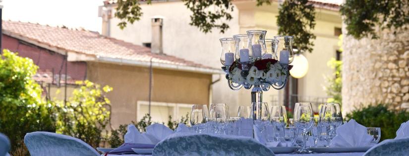 Des astuces pratiques pour réduire votre budget de location de salle de fêtes
