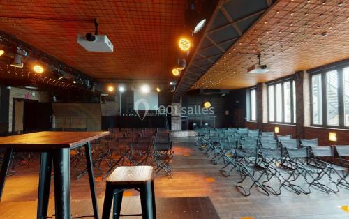 Combien coûte la location d'une salle pour un cocktail d'entreprise ?