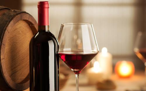 Vin et culture Française : un élément indispensable des réunions festives