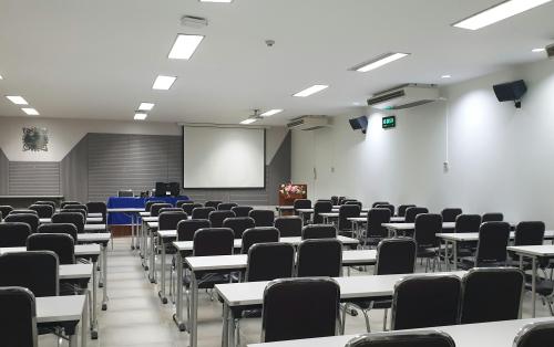 Comment transformer une salle en un espace écoresponsable pour la Journée mondiale du recyclage ?