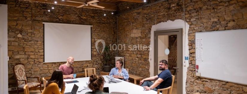Guide des meilleures salles de réunion avec vidéoprojecteur à Lyon