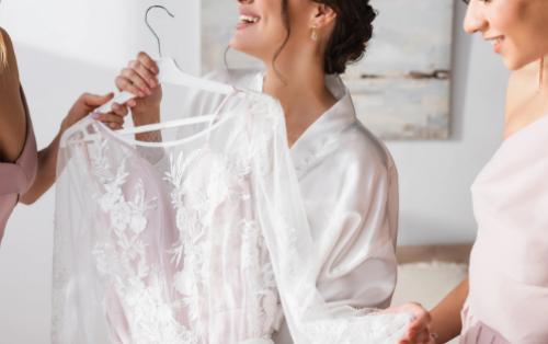 Les grandes tendances mode mariage 2025 : entre audace, minimalisme et expression de soi Les grandes tendances mode mariage 2025 : entre audace, minimalisme et expression de soi