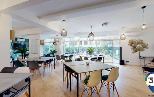 Sélection des meilleures salles de séminaire avec service de restauration sur place
