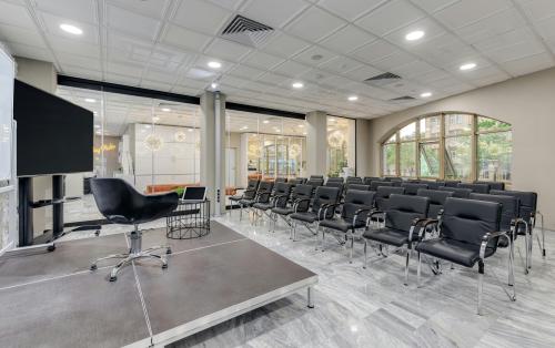 Budget salle de séminaire à Paris : guide des tarifs journée et demi-journée