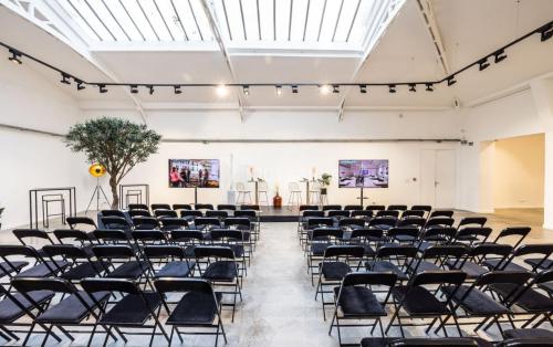 Salle de formation équipée à Paris : guide des équipements AV indispensables