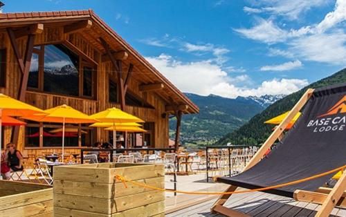 BASE CAMP LODGE : la montagne comme terrain de jeu pour les entreprises- Entretien avec Elsa Tarpin-Lyonnet