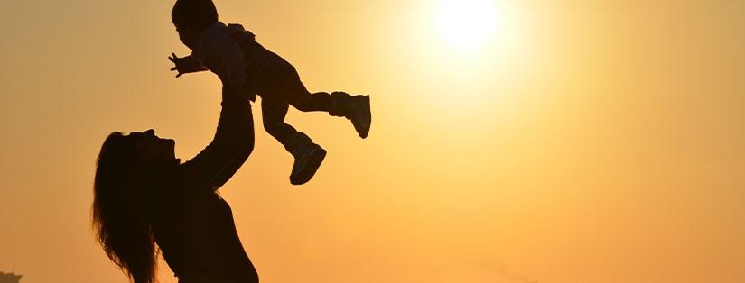 L'histoire de la fête des mères : Honorer l'amour maternel à travers les siècles