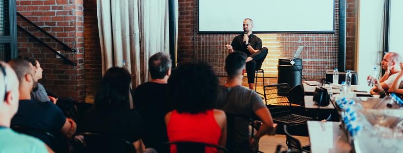 10 Techniques Pour Améliorer Votre Prise de Parole en Public : Conseils pour Éblouir lors d'Événements d'Entreprise