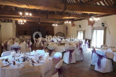 Miniature Location salle La Haute-Maison (Seine-et-Marne) - La Ferme de la Petite Loge #12 Filet de poisson servi sur un lit de légumes, garni de tomates séchées, herbes fraîches, et accompagné d'agrumes.