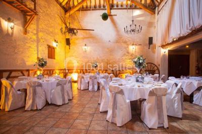 Miniature Location salle La Haute-Maison (Seine-et-Marne) - La Ferme de la Petite Loge #3 Filet de poisson servi sur un lit de légumes, garni de tomates séchées, herbes fraîches, et accompagné d'agrumes.