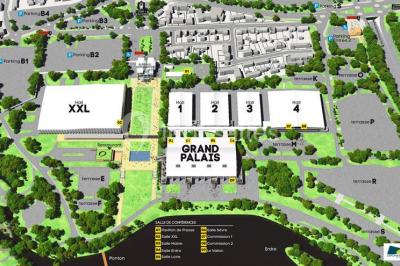 Miniature Location salle Nantes (Loire-Atlantique) - Exponantes Le Parc #11 Bâtiment moderne avec façade vitrée, éclairé au crépuscule, reflété dans un plan d'eau calme.