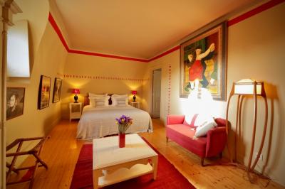 Chapiteau au bord de la riviére