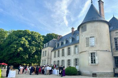 Chapiteau au bord de la riviére