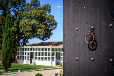 Château Hôtel Isabeau de Naujan - photo 3