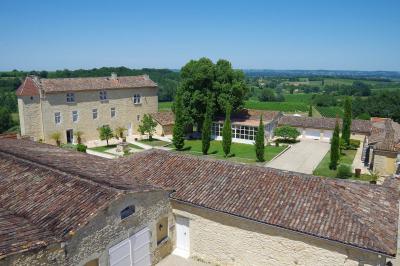 Château Hôtel Isabeau de Naujan - photo 2