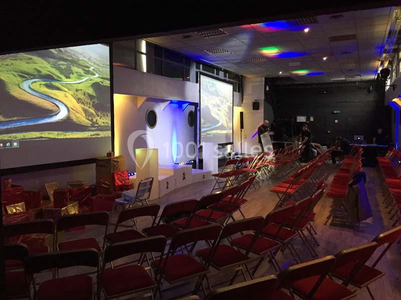 Location salle Clichy (Hauts-de-Seine) - Péniche Touta #3 Location salle Clichy (Hauts-de-Seine) - Péniche Touta #3