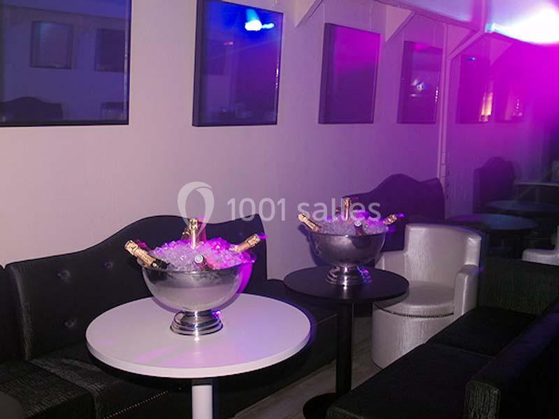 Location salle Clichy (Hauts-de-Seine) - Péniche Touta #20 Location salle Clichy (Hauts-de-Seine) - Péniche Touta #20