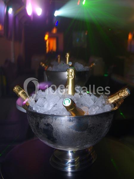 Location salle Clichy (Hauts-de-Seine) - Péniche Touta #24 Location salle Clichy (Hauts-de-Seine) - Péniche Touta #24