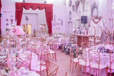 Miniature Location salle Fontaine-Chaalis (Oise) - Domaine de Chaalis #7 Intérieur d'une chapelle gothique avec des vitraux colorés, des voûtes ornées et des peintures murales détaillées.