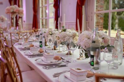 Miniature Location salle Fontaine-Chaalis (Oise) - Domaine de Chaalis #6 Intérieur d'une chapelle gothique avec des vitraux colorés, des voûtes ornées et des peintures murales détaillées.