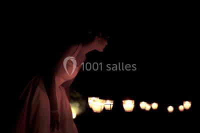 Miniature Location salle Treffléan (Morbihan) - Manoir de Randrecard #23 Paysages naturels avec lac entouré de forêts, sentiers boisés et ponton au bord de l'eau sous un ciel partiellement nuageux.