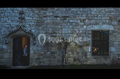 Miniature Location salle Treffléan (Morbihan) - Manoir de Randrecard #18 Paysages naturels avec lac entouré de forêts, sentiers boisés et ponton au bord de l'eau sous un ciel partiellement nuageux.