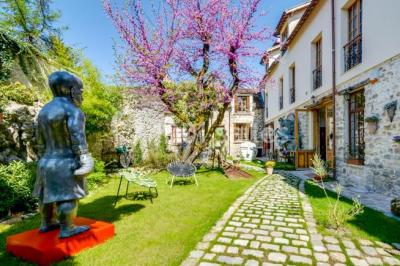 Besharat Gallery Besharat Gallery