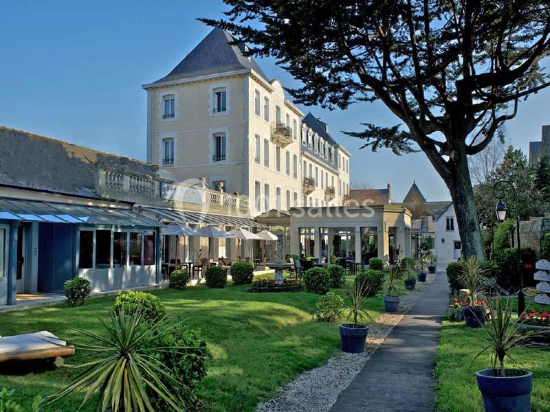 Grand Hôtel de Courtoisville Piscine & Spa - galerie - photo 2