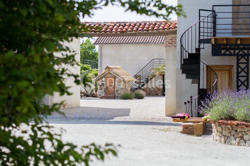 Location salle Mornand-en-Forez (Loire) - La Cour du Domaine #8