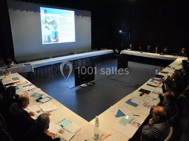 Planetocean Montpellier - salle de réunion avec paperboard digital Montpellier
