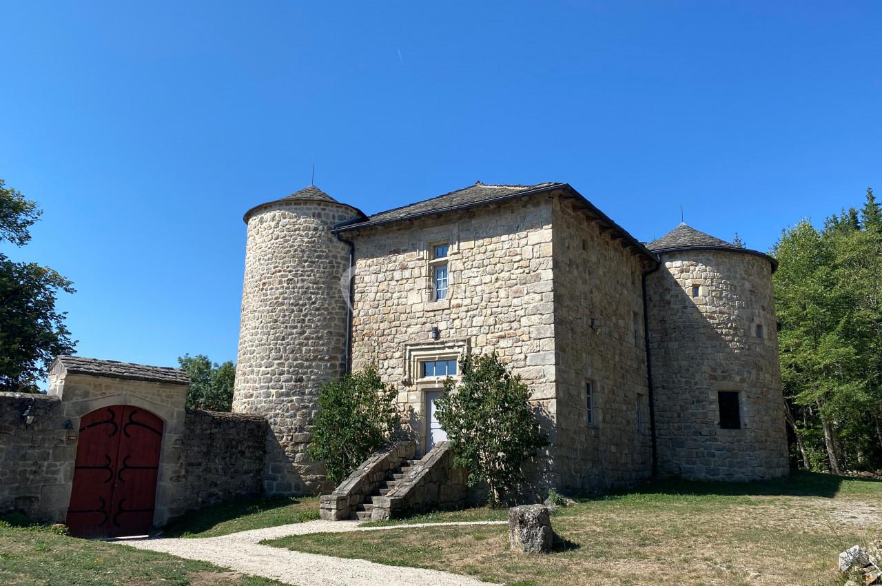 Château de Marcoux Montregard (43290) 1001Salles