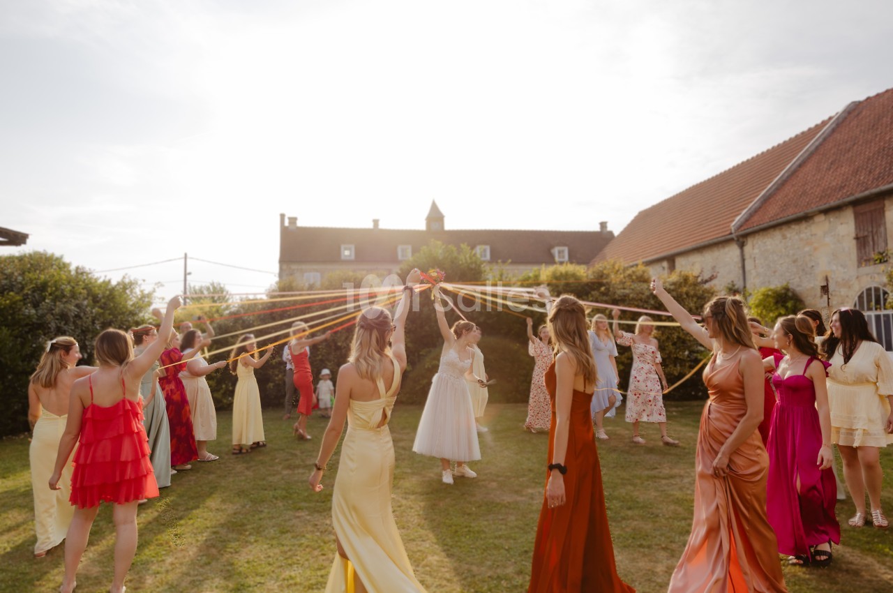 Le passage du bouquet de la mariée à La Croisée des Possibles