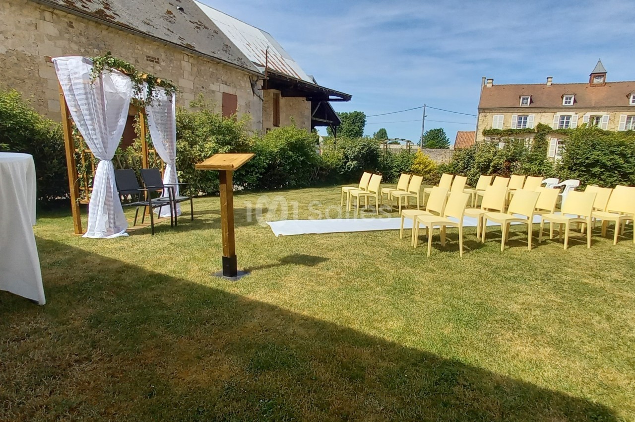 Votre cérémonie à La Croisée des Possibles Oise avec Arche chaises