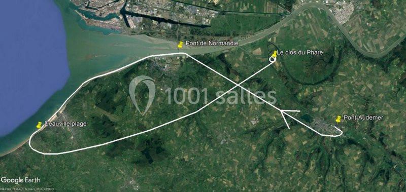 Carte satellite montrant le pont de Normandie, Pont-Audemer, Deauville plage et Le Clos du Phare avec des repères.