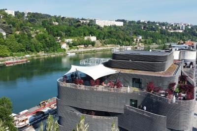 Rooftop 52 - photo 2