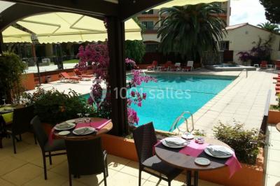 Qualy's Hôtel Mas des Arcades - photo 2