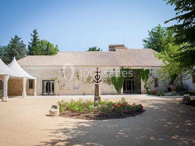 Location salle Saint-Gilles (Gard) - Domaine du Prieuré d'Estagel #1