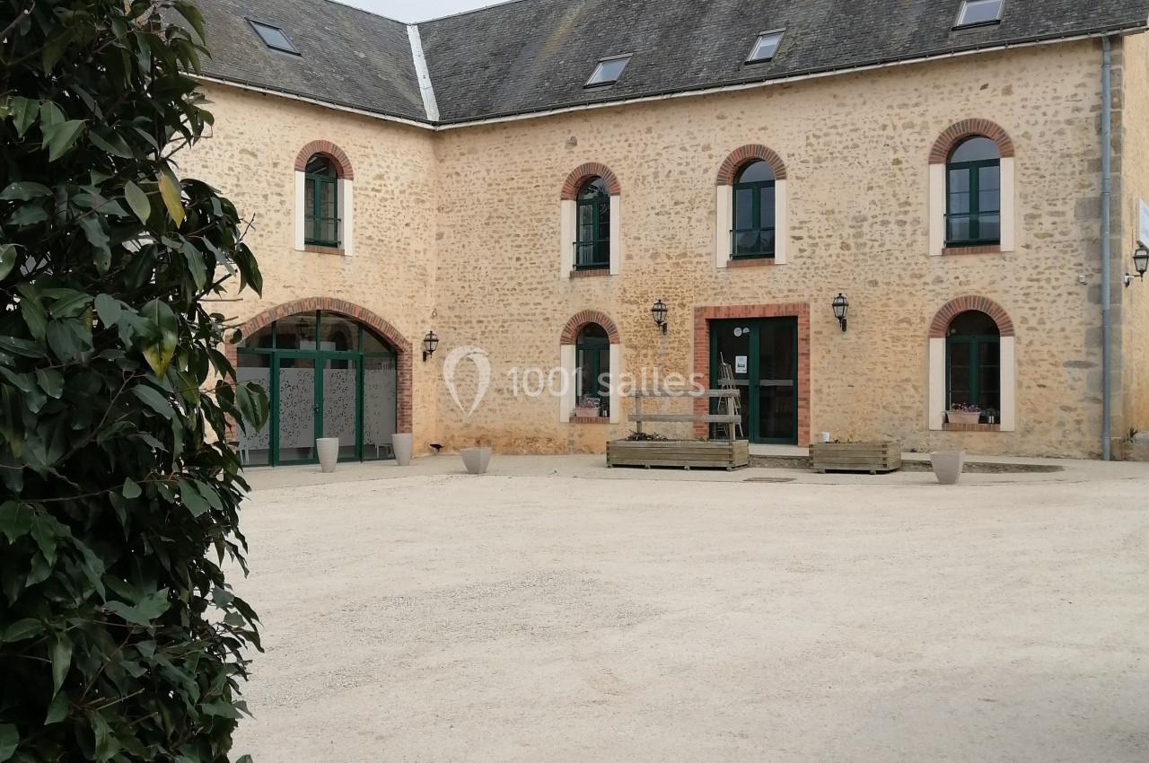 Vue Côté Cour, réservée aux prestataires et propriétaires