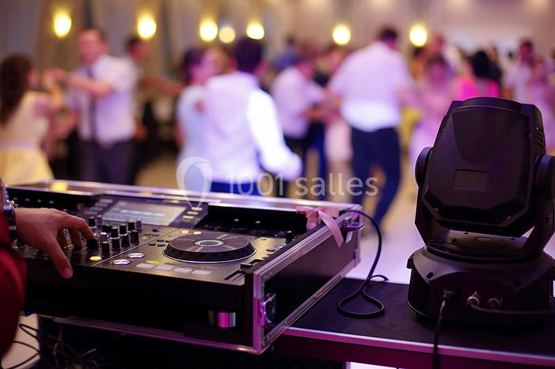 Location salle Nesles-la-Vallée (Val-d'Oise) - Domaine Le Grand Paris #1