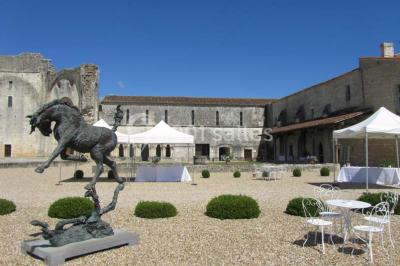 Abbaye De Trizay - photo 3