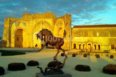Abbaye De Trizay - photo 1