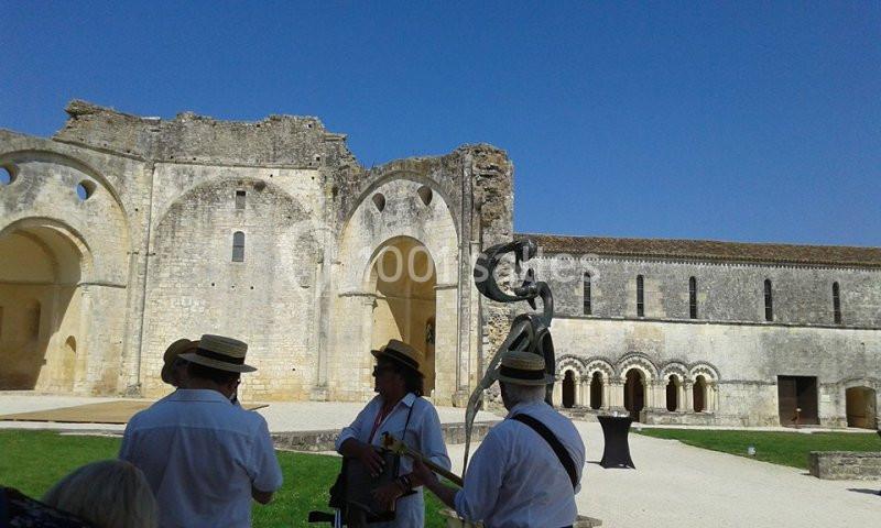 Abbaye De Trizay - galerie - photo 14
