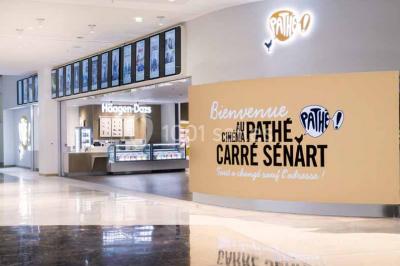 Miniature Location salle Lieusaint (Seine-et-Marne) - Pathé Carre Senart #13 Façade d'un bâtiment moderne avec des enseignes de cinéma IMAX et 4DX, entouré d'une pelouse et d'arbustes.