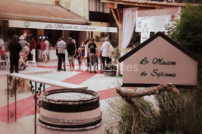 Location salle Entraigues-sur-la-Sorgue (Vaucluse) - La Maison de Sylvanie #24