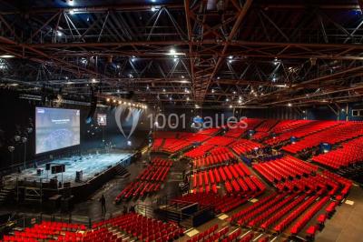 Miniature Location salle Paris 19 (Paris) - Zénith Paris la Villette #4 Façade vitrée avec le nom ’Le Zénith’ écrit en grandes lettres rouges sur une structure métallique.