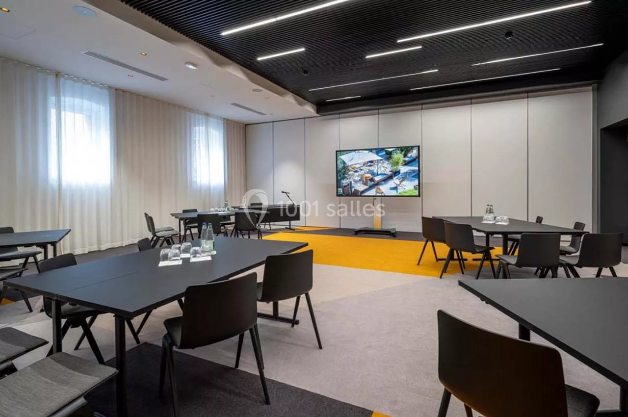 Ethic Etapes Ciarus Strasbourg - salle de réunion modulable avec espace lounge Strasbourg