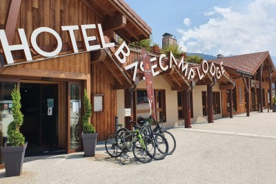 Hotel Base Camp Lodge - photo 2