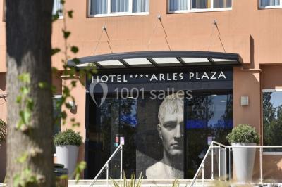 Hôtel Arles Plaza - photo 1